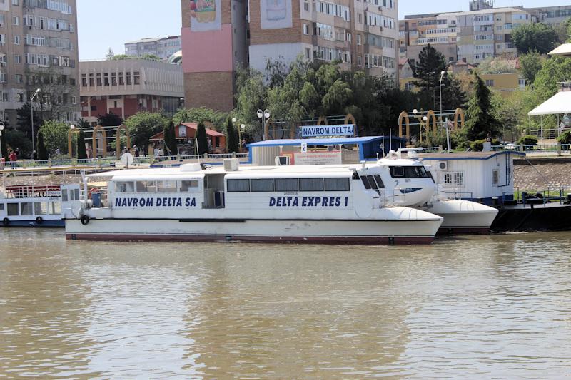 Catamaran Delta Expres 1