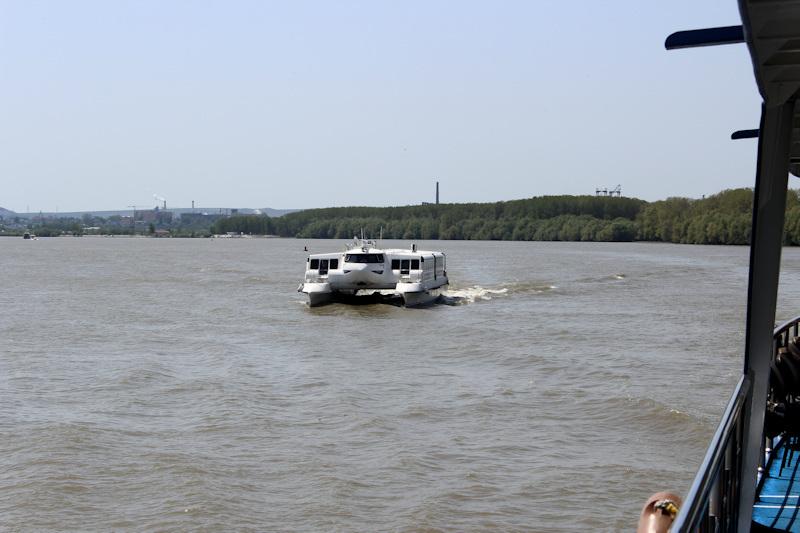 Catamaran -  Delta Expres 2 => auf der Donau 