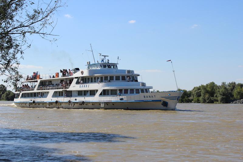 Nava Clasica - MS Banat auf der Donau bei Crisan