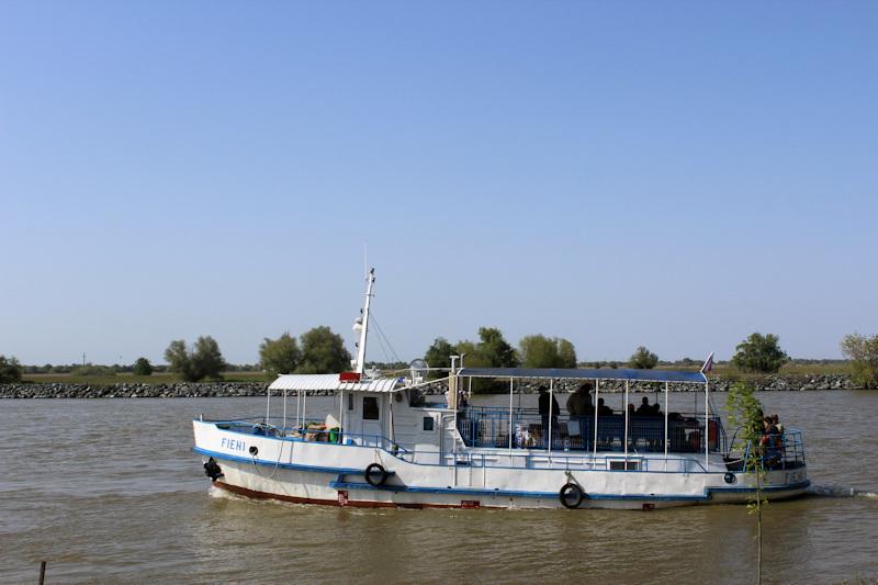 MS Fieni - in Fahrt auf der Donau in Richtung Caraoman