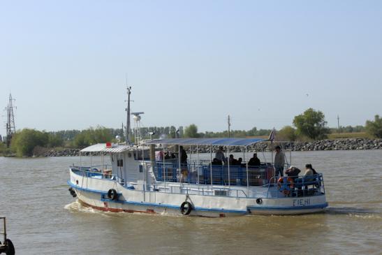 MS Fieni - in Fahrt auf der Donau in Richtung Caraoman