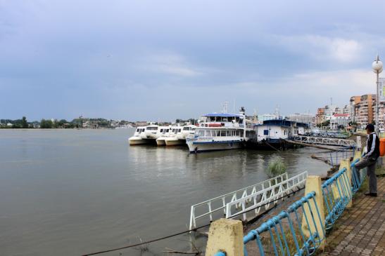 MS Maramures (Nava Clasica) am Liegeplatz, mit Delta Expres 1 und Delta Expres 2