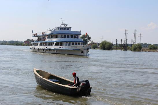 Nava Clasica - MS Moldova - vor der Anlegestelle in Crisan